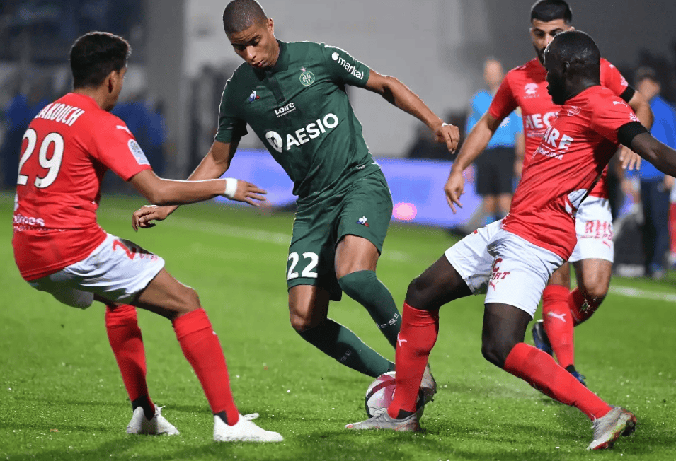 开云-包含加时末段阿贾克斯备战德国杯，调整名单细节曝光，信心回归，赛季目标并未改变的词条