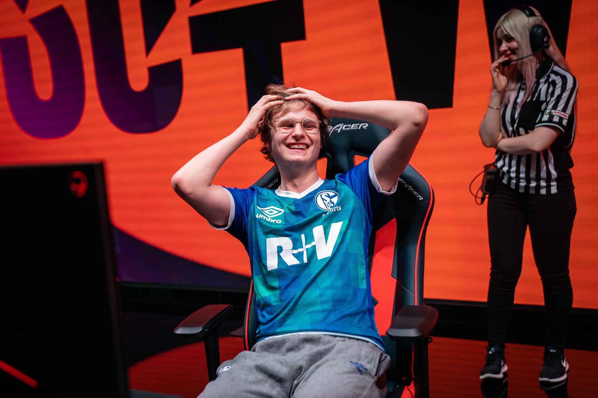 开云-今夜俄克拉荷马雷霆造点机会：德甲节点到来；赛场秩序良好；阵容厚度经受考验(俄克拉荷马城在哪个州)